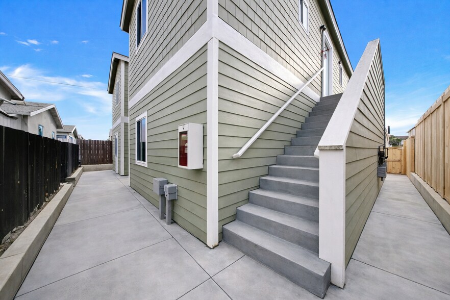 More Photos Of 2411-2421 L St, San Diego Apartments For Sale