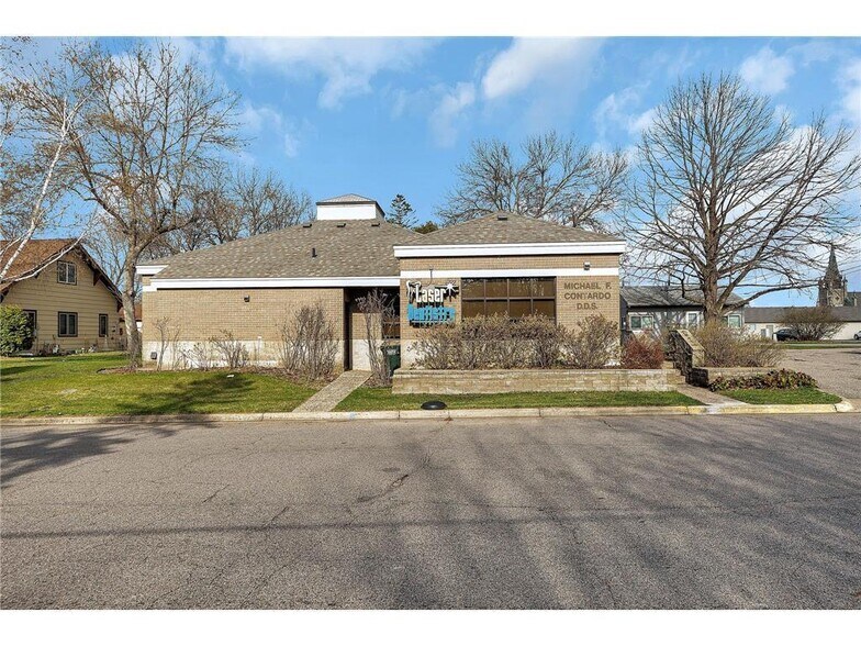 More Photos Of 26 2nd Ave NW, Saint Joseph Medical For Sale