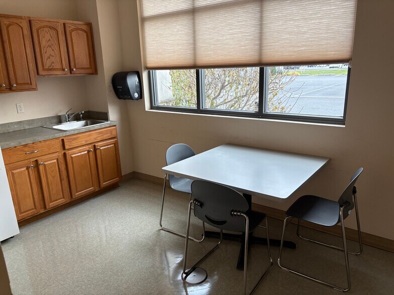 More Photos Of 11-17 Fallon Ave, Seaford Medical For Lease
