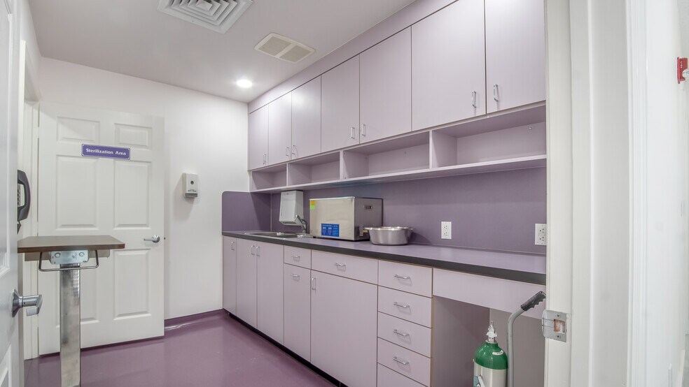 More Photos Of 7777 N University Dr, Tamarac Medical For Sale