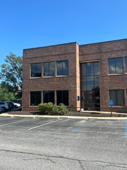 More Photos Of 24-33 Omega Dr, Newark Medical For Sale