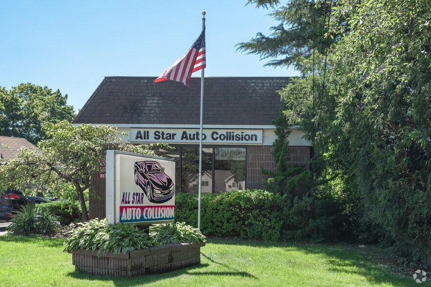 More Photos Of , Farmingdale General Retail For Sale