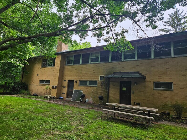 More Photos Of 24 Rossa Ave, Lawrence Office For Sale