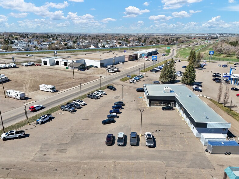 More Photos Of 1276 Trans Canada Way SE, Medicine Hat Showroom For Sale