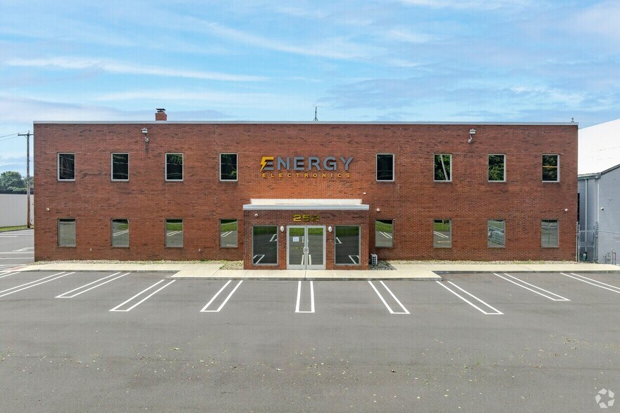 More Photos Of 252-262 Depot Rd, Milford Light Distribution For Lease