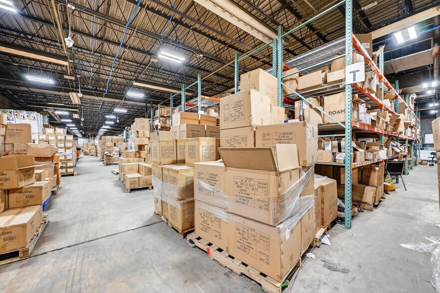 More Photos Of 297 Margaret King Ave, Ringwood Warehouse For Sale