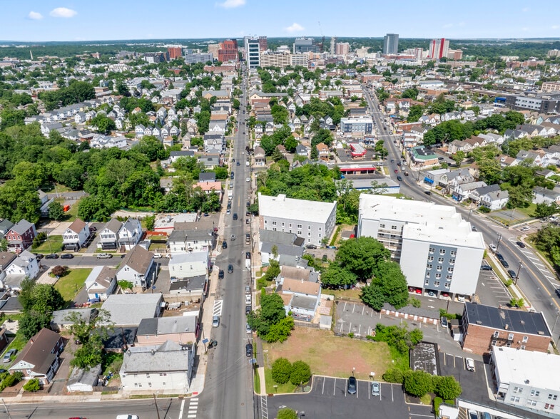 More Photos Of 366 Somerset St, New Brunswick Apartments For Sale
