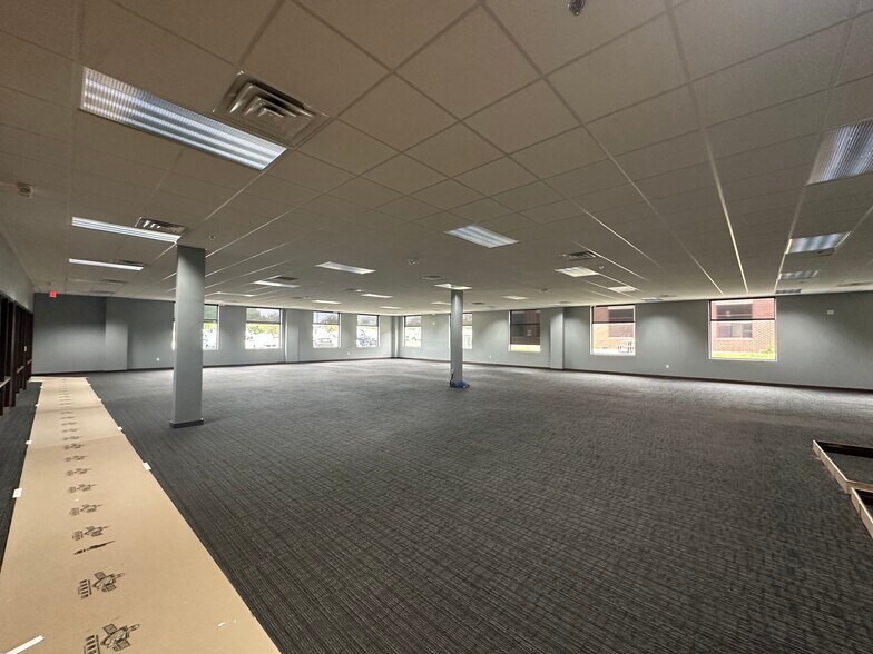 More Photos Of 2301 Jones Blvd, Coralville Office For Lease