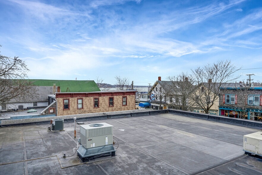 More Photos Of 136-138 Main St, Greenport Storefront Retail Residential For Sale