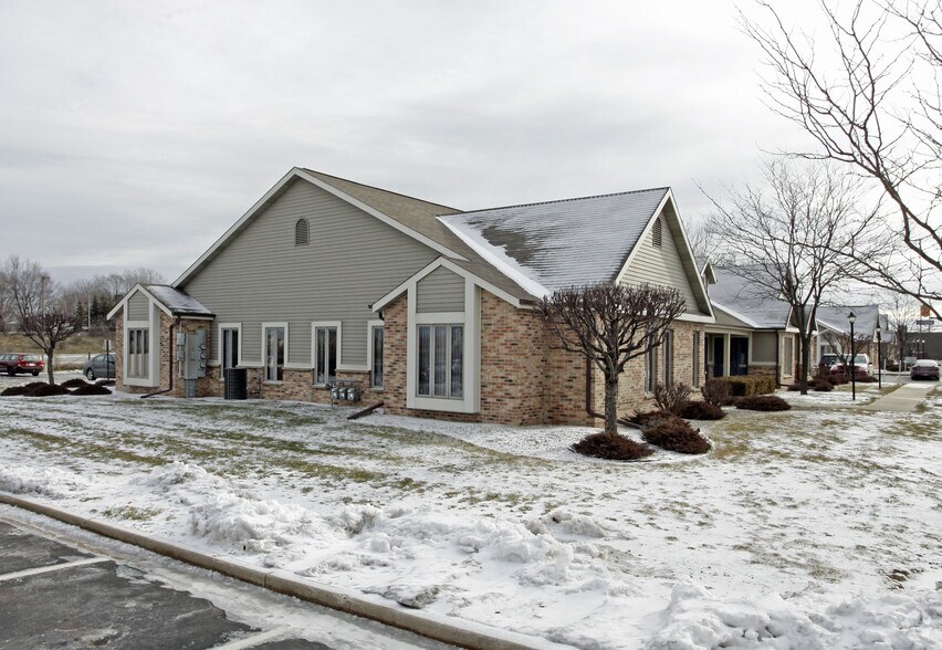 More Photos Of W176N9810 Rivercrest Dr, Germantown Unknown For Lease