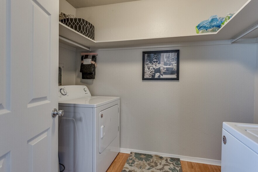 More Photos Of NW 10th St & N Classen Blvd, Oklahoma City Apartments For Sale