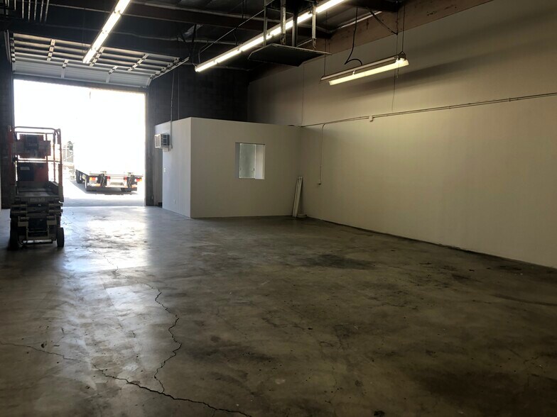More Photos Of 12547 Sherman Way, North Hollywood Warehouse For Lease