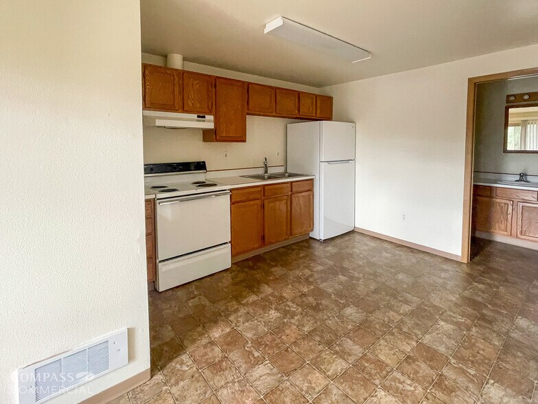 More Photos Of 1597 NW Portland Ave, Bend Apartments For Sale