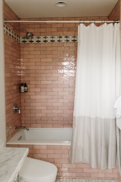 More Photos Of 220 W Manhattan Ave, Santa Fe Hotel For Sale
