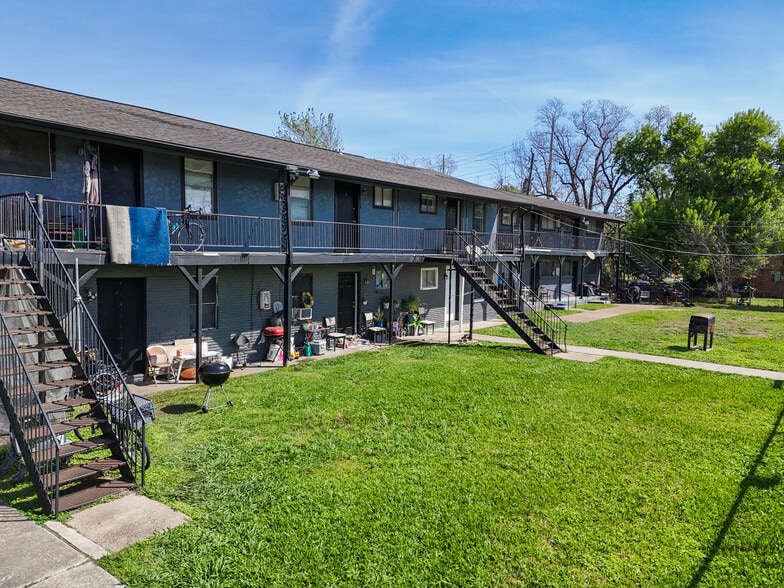 More Photos Of 11111 Wiggins St, Houston Apartments For Sale