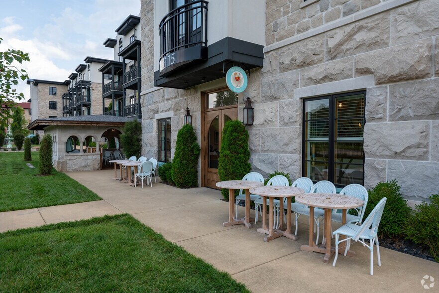 More Photos Of 3105 S Sare Rd, Bloomington Apartments For Lease
