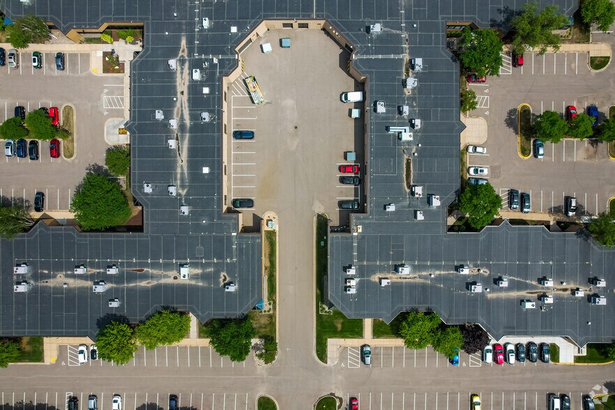 More Photos Of 2905 Northwest Blvd, Plymouth Light Distribution For Lease