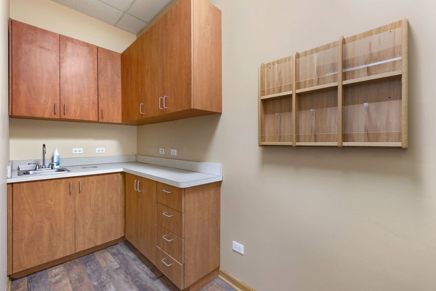 More Photos Of 2505-2507 N Halsted St, Chicago Storefront Retail Residential For Sale