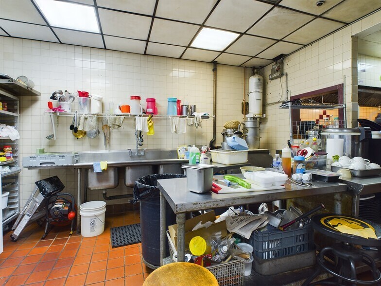 More Photos Of 2138 S Mannheim Rd, Westchester Restaurant For Sale