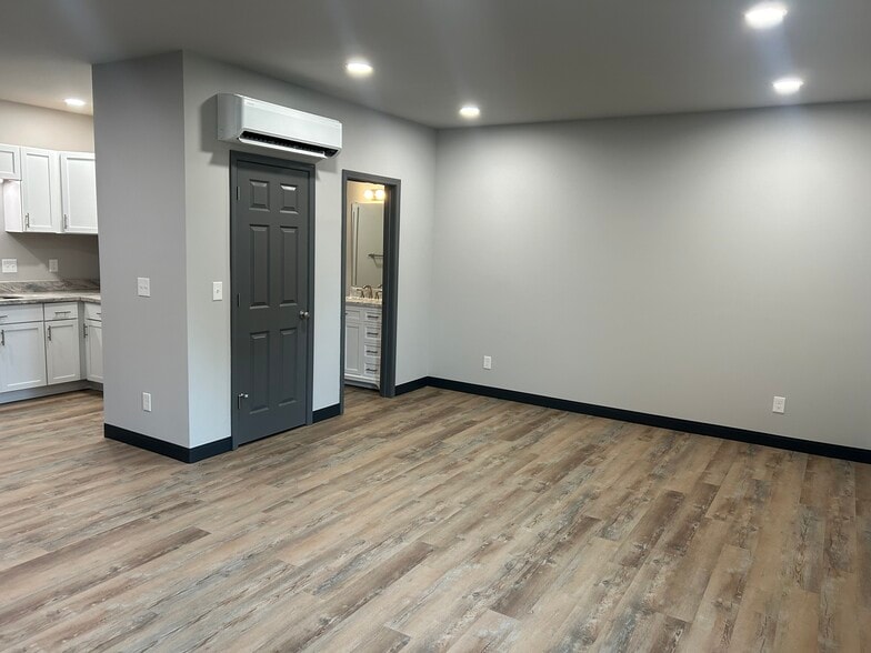 More Photos Of 855 Louisville Rd, Frankfort Apartments For Sale