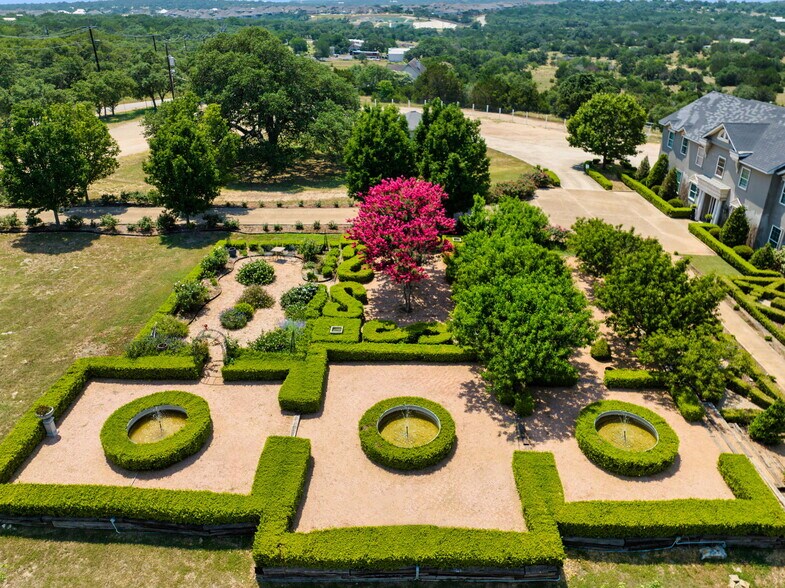 More Photos Of 1470 S Cranes Mill Rd, New Braunfels Lodge Meeting Hall For Sale