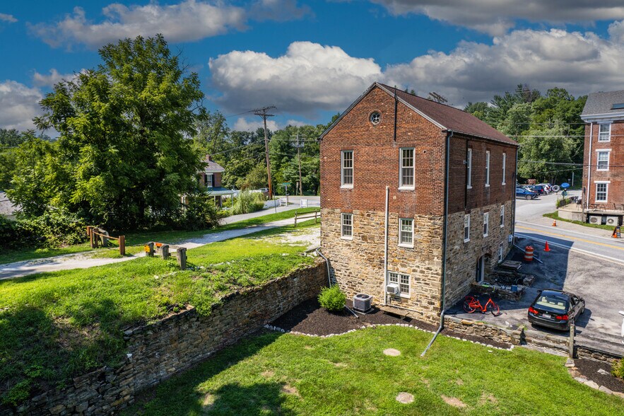 More Photos Of 1901 Monkton Rd, Monkton Storefront Retail Office For Sale