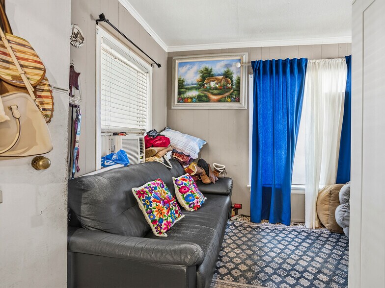 More Photos Of 1218 N Hollywood Way, Burbank Multifamily For Sale