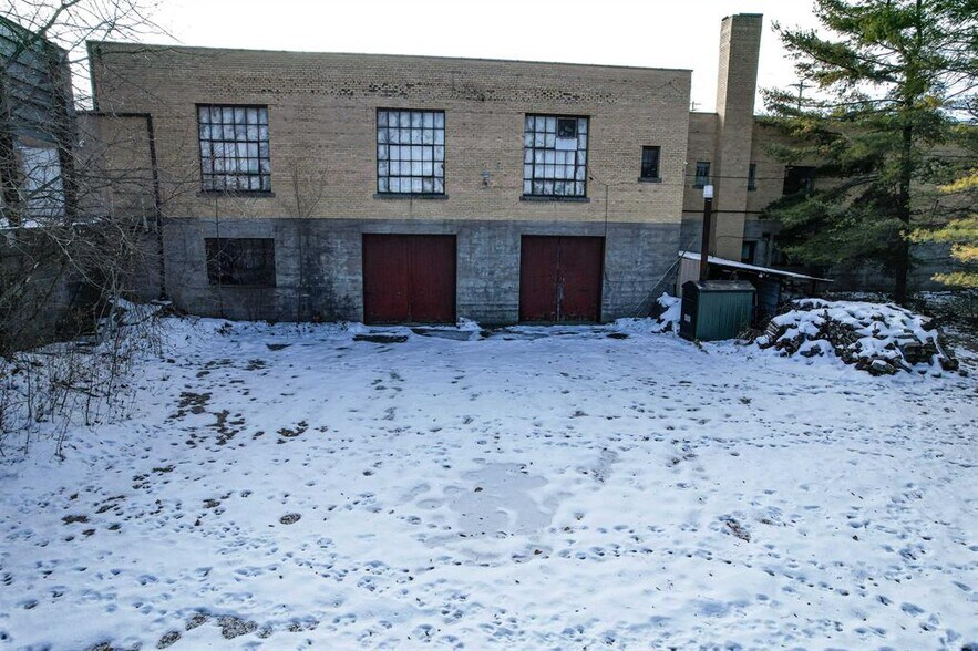 More Photos Of 604 E Wisconsin St, Sparta Industrial For Sale