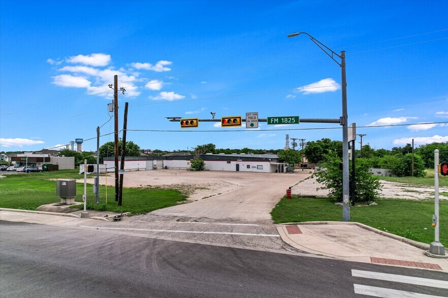 More Photos Of 2939 W Pecan St, Pflugerville Warehouse For Lease