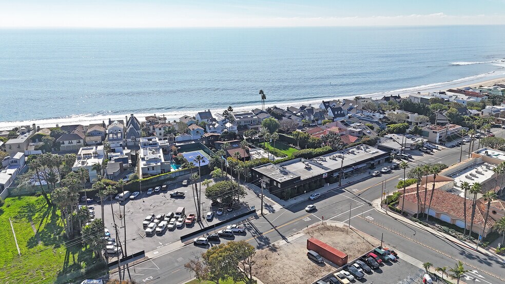 More Photos Of 23676-23712 Malibu Rd, Malibu Office For Lease