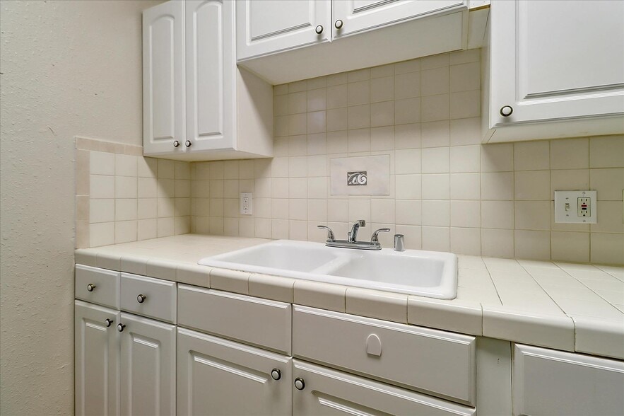 More Photos Of 270 E Saint John St, San Jose Apartments For Sale