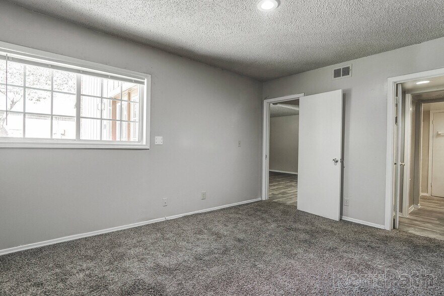 More Photos Of 3218 S 93rd East Ave, Tulsa Apartments For Sale