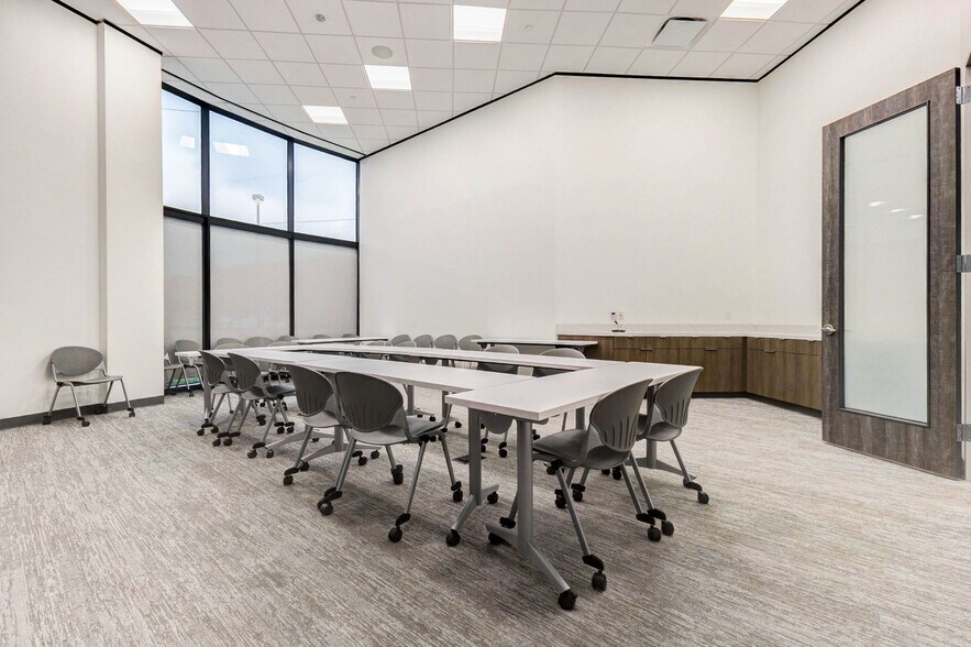 More Photos Of 1800 Bering Dr, Houston Office For Lease