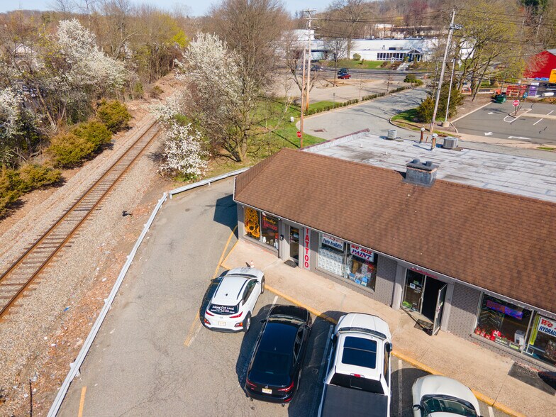 More Photos Of 400 Ramapo Valley Rd, Oakland Freestanding For Lease