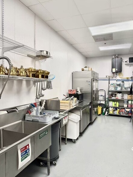 More Photos Of 2925 Buford Dr, Buford General Retail For Lease