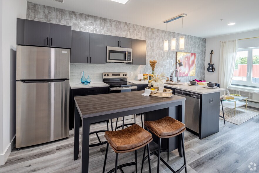 More Photos Of 102 Washington Ave, Belleville Apartments For Lease