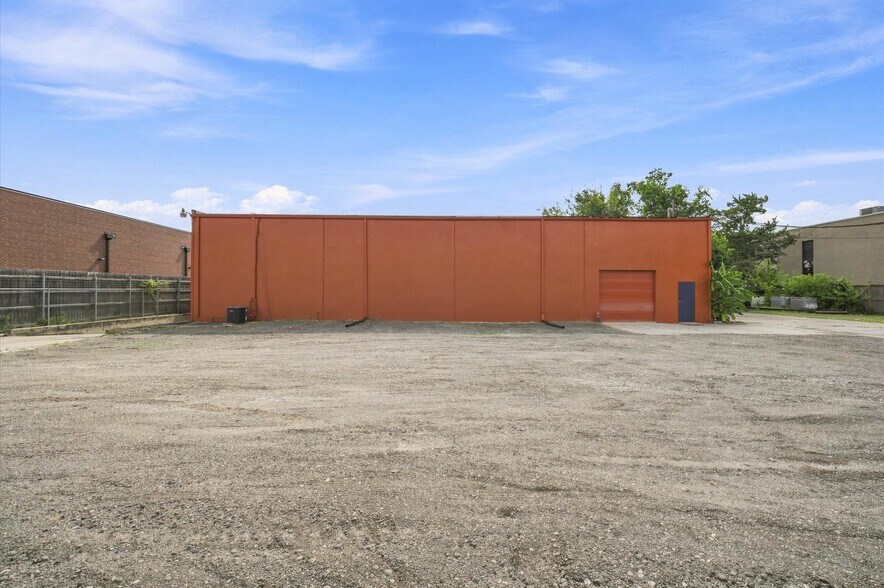 More Photos Of 1440 Cedar Post Ln, Houston Warehouse For Sale