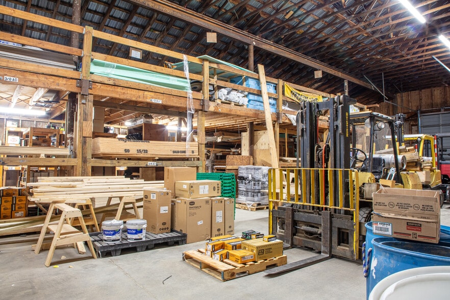 More Photos Of 190 Ossipee Trl E, Standish Freestanding For Sale