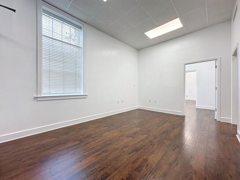 More Photos Of 22 W Monument Ave, Kissimmee Office For Lease