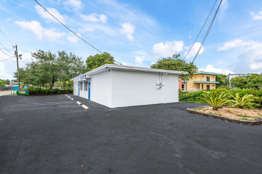 More Photos Of 624 W State Road 84, Fort Lauderdale Medical For Sale