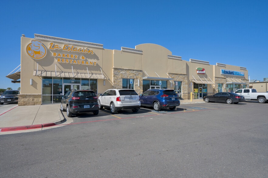 More Photos Of 7501 N 10th St, McAllen Storefront Retail Office For Lease