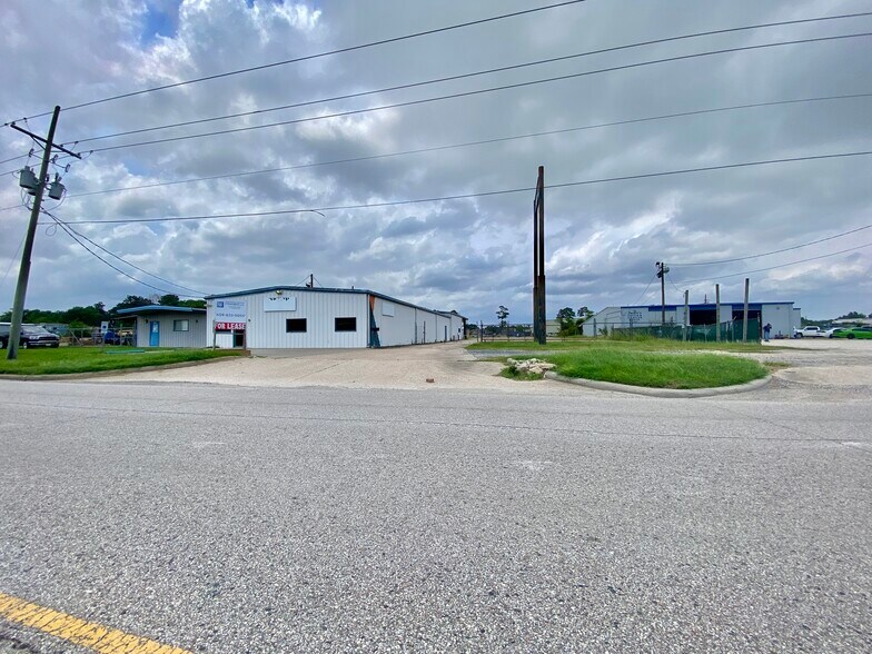 More Photos Of 4770 Washington Blvd, Beaumont Light Distribution For Sale