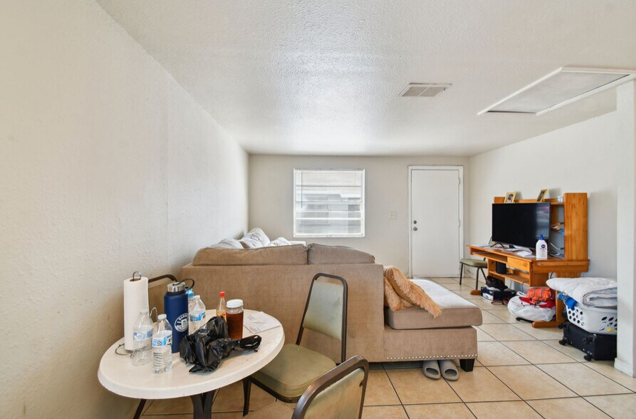 More Photos Of 4507-4517 E Giddens Ave, Tampa Multifamily For Sale