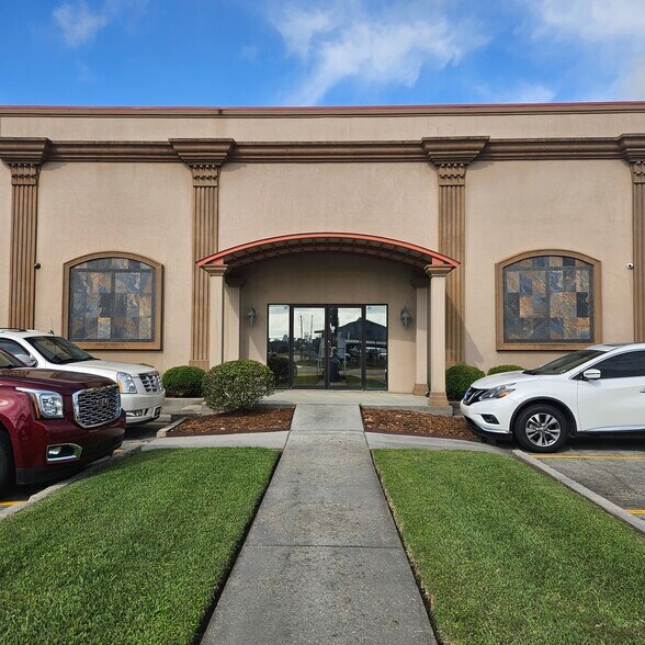 More Photos Of 1900 Destrehan Ave, Harvey Warehouse For Sale