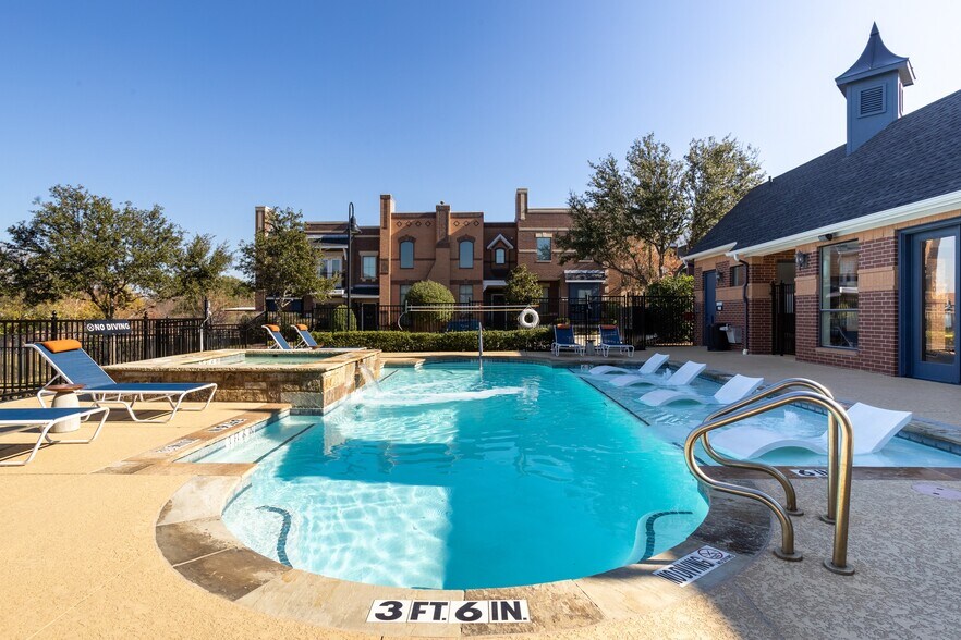 More Photos Of 120 Main St, Highland Village Apartments For Lease