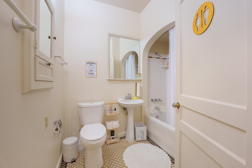 More Photos Of 158 Central Ave, Salinas Office Residential For Sale