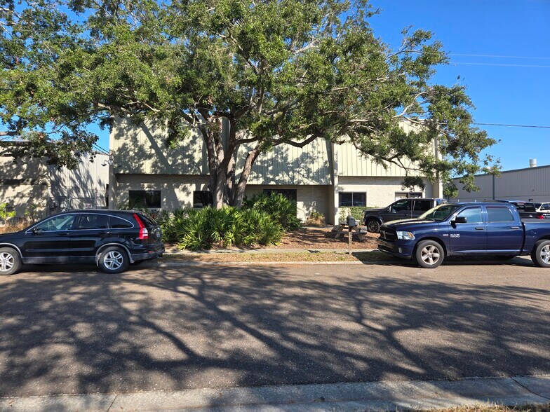 More Photos Of 340 Scarlet Blvd, Oldsmar Manufacturing For Sale
