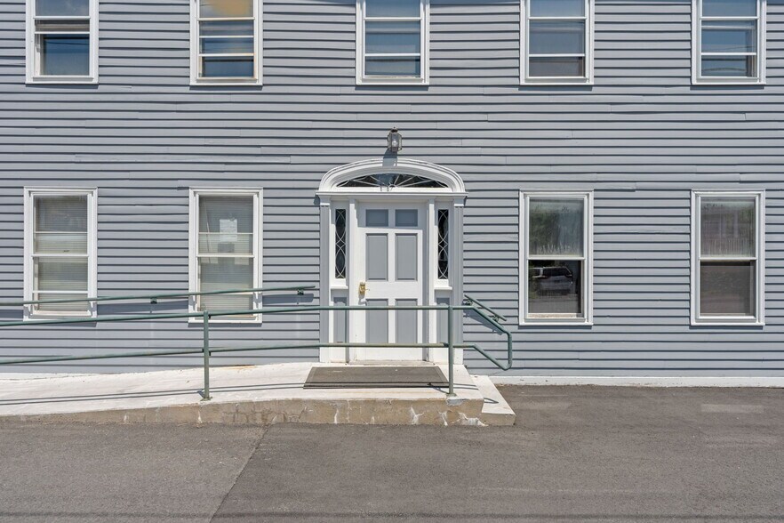 More Photos Of 18 Central St, Brookfield Office Residential For Sale