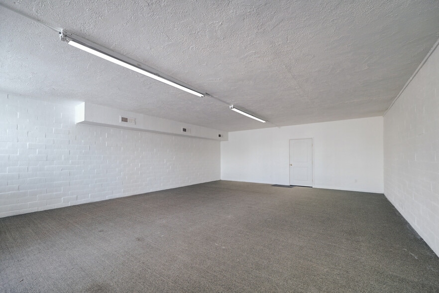 More Photos Of 905 W Main St, La Porte Warehouse For Sale