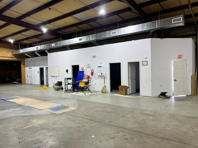 More Photos Of 4395 Sunnymeade Rd, Rustburg Industrial For Lease